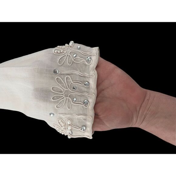 Anne Carson - Picture 10 of 16